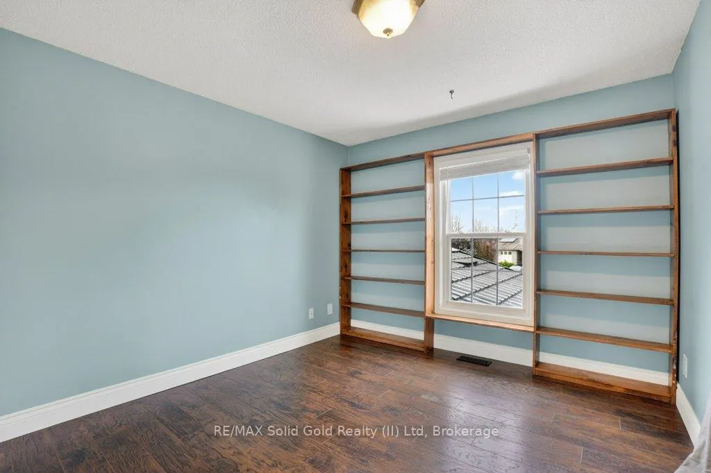 Photo 25 of 54 Deerwood Crescent, Kitchener — HOMEH