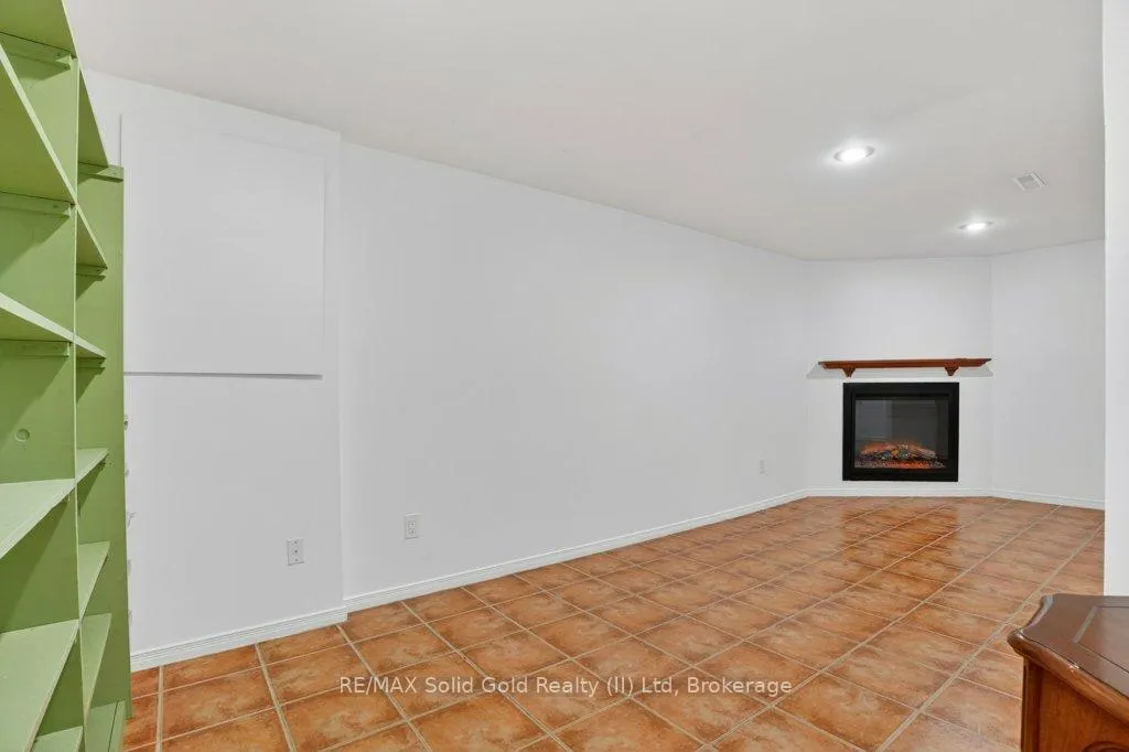 Photo 30 of 54 Deerwood Crescent, Kitchener — HOMEH