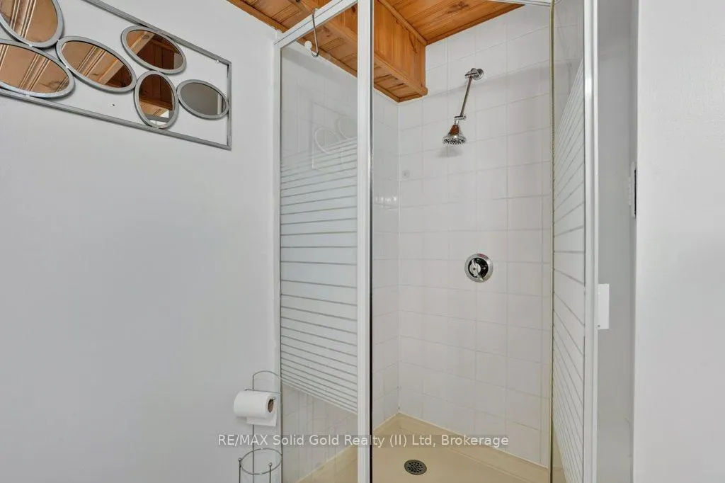 Photo 33 of 54 Deerwood Crescent, Kitchener — HOMEH