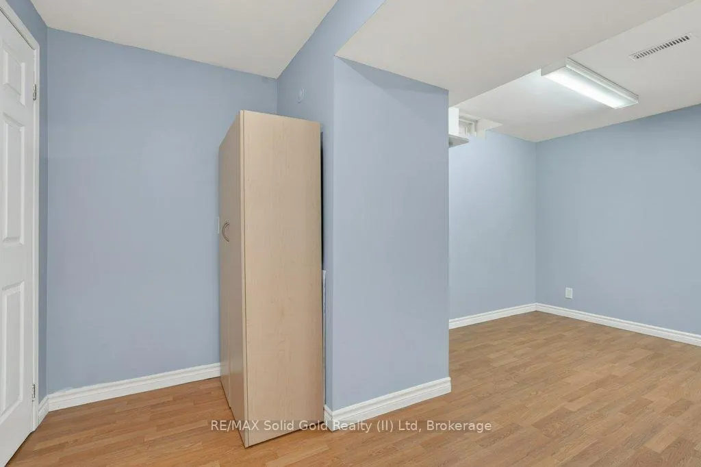 Photo 34 of 54 Deerwood Crescent, Kitchener — HOMEH
