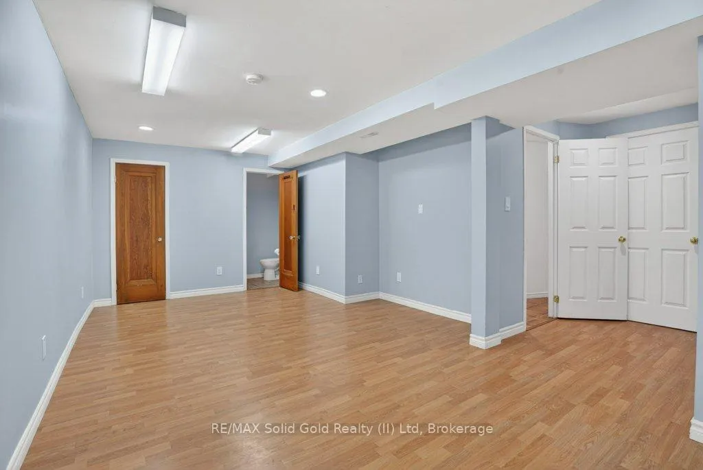 Photo 36 of 54 Deerwood Crescent, Kitchener — HOMEH