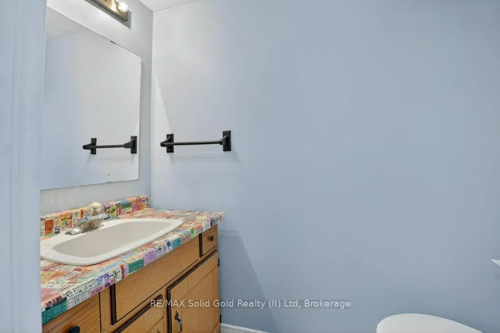 Photo 37 of 54 Deerwood Crescent, Kitchener — HOMEH