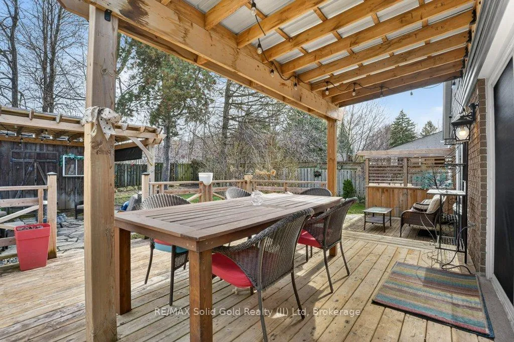 Photo 38 of 54 Deerwood Crescent, Kitchener — HOMEH