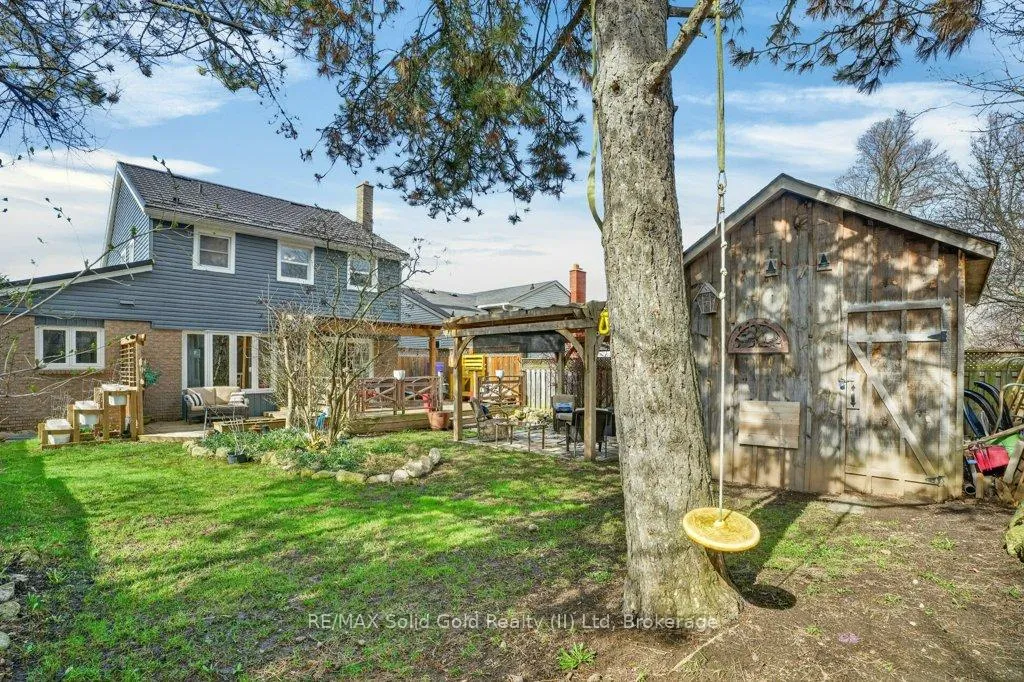 Photo 42 of 54 Deerwood Crescent, Kitchener — HOMEH