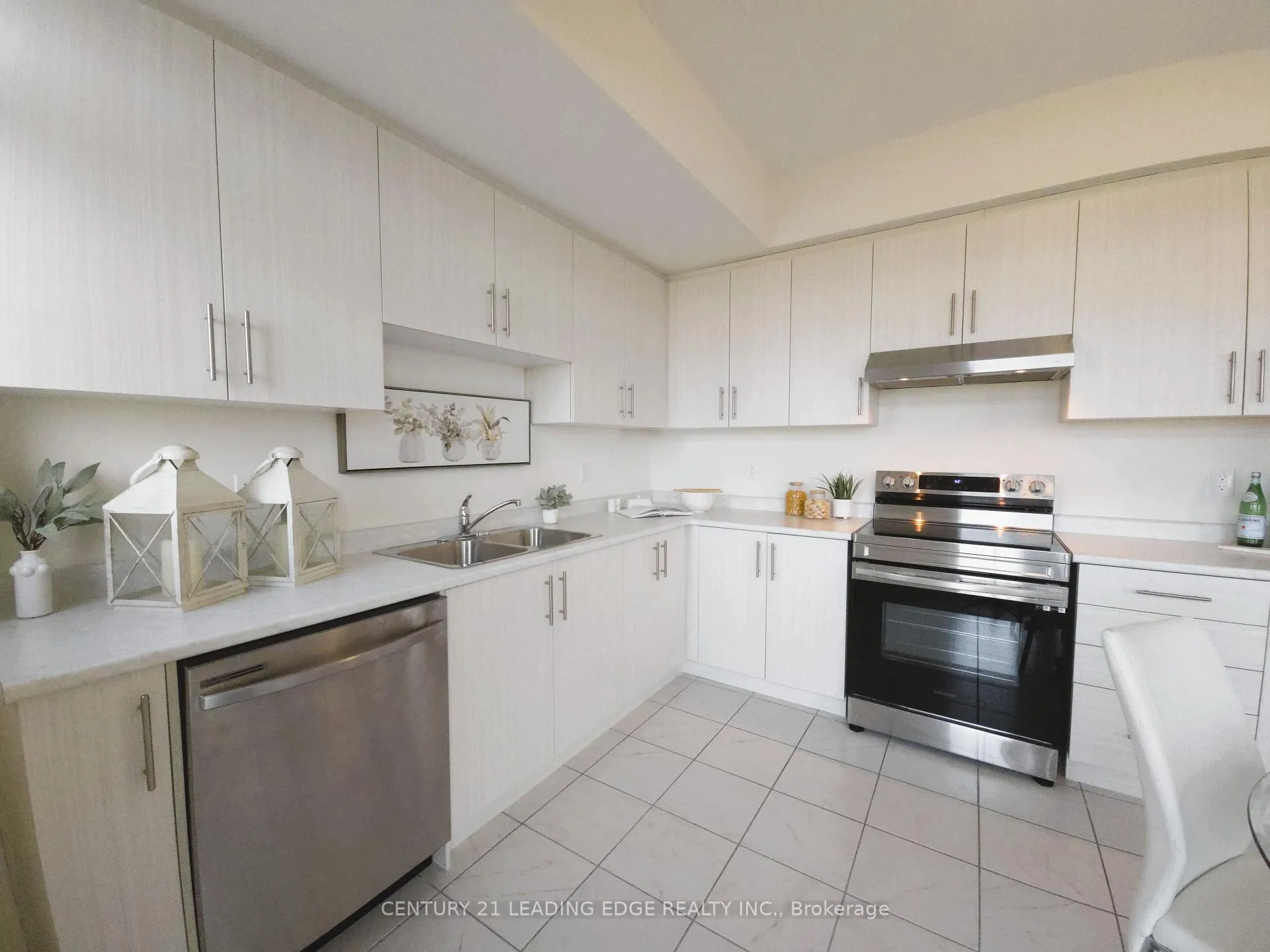 Photo 8 of Unit 106, 2540 William Jackson Drive, Pickering, Duffin Heights — HOMEH