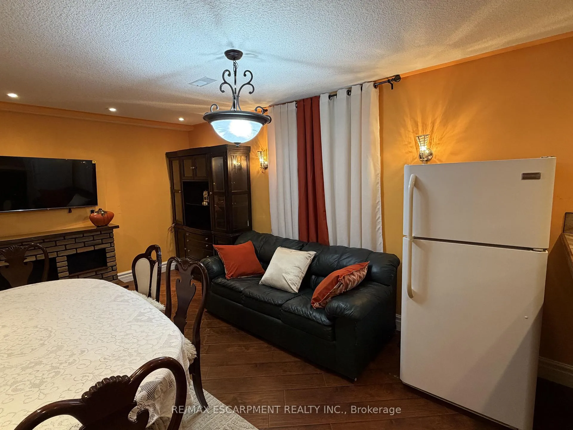 Photo 7 of 2 Pineridge Drive, Hamilton, Jerome — HOMEH