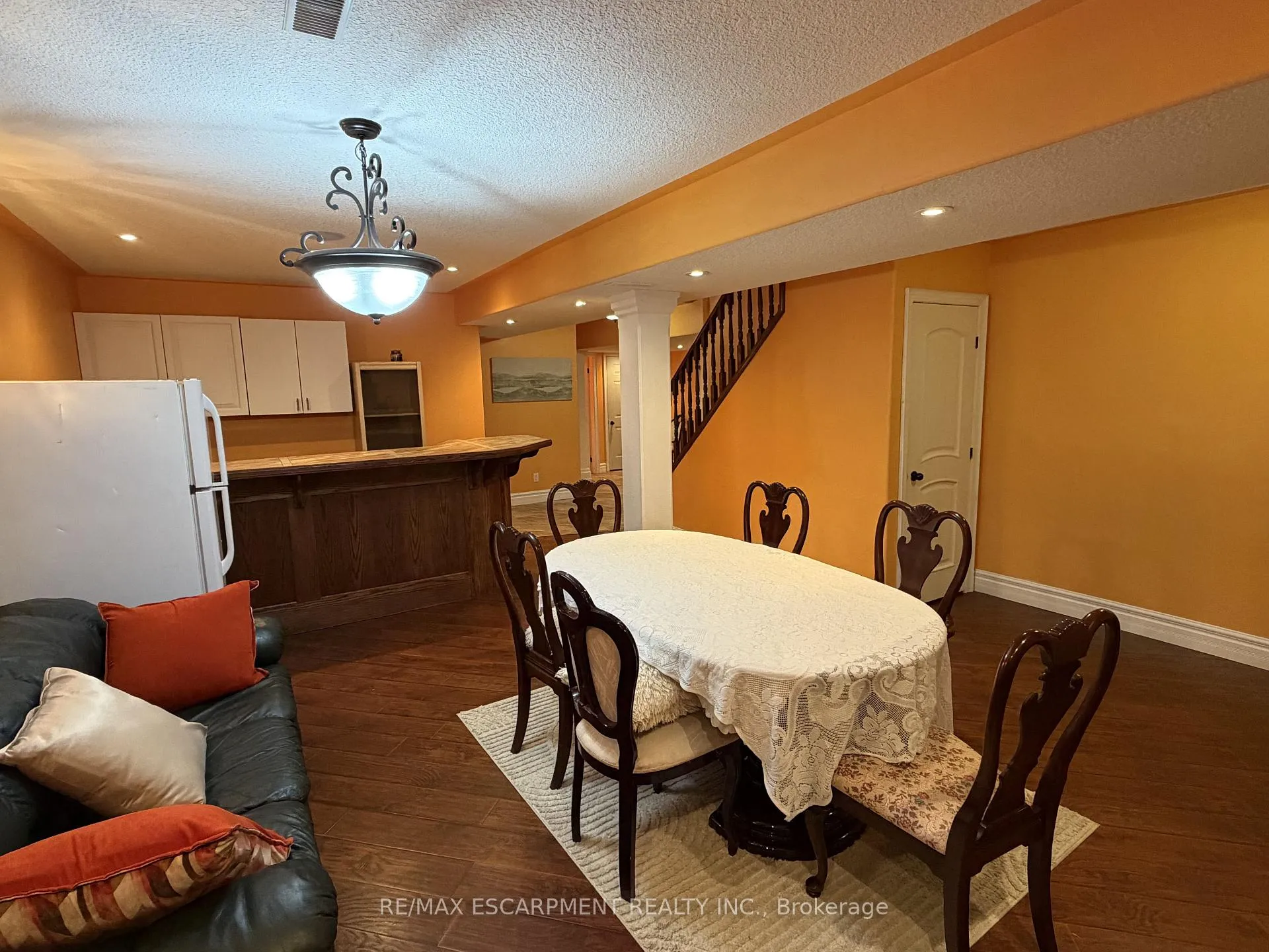 Photo 8 of 2 Pineridge Drive, Hamilton, Jerome — HOMEH