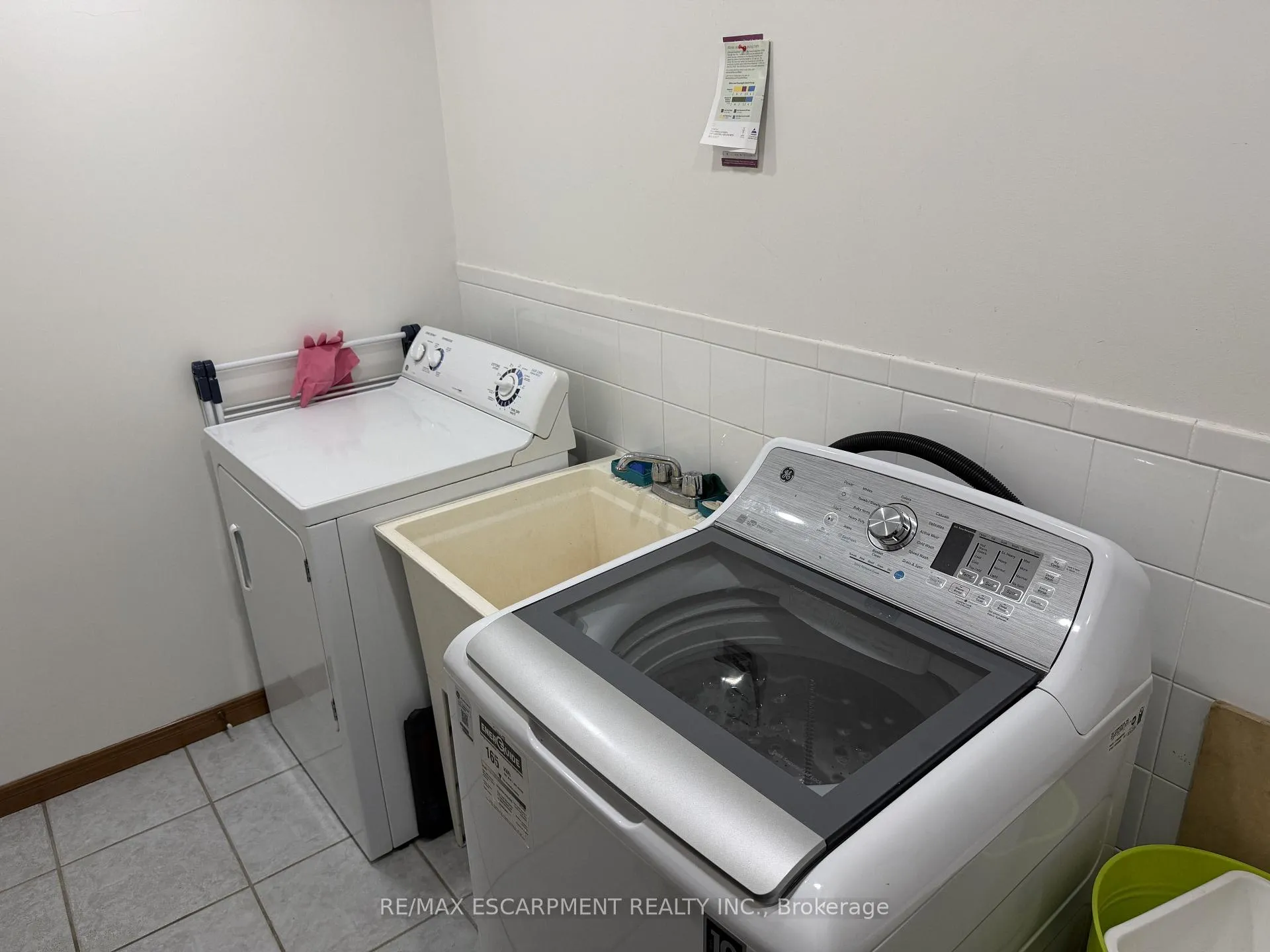 Photo 14 of 2 Pineridge Drive, Hamilton, Jerome — HOMEH