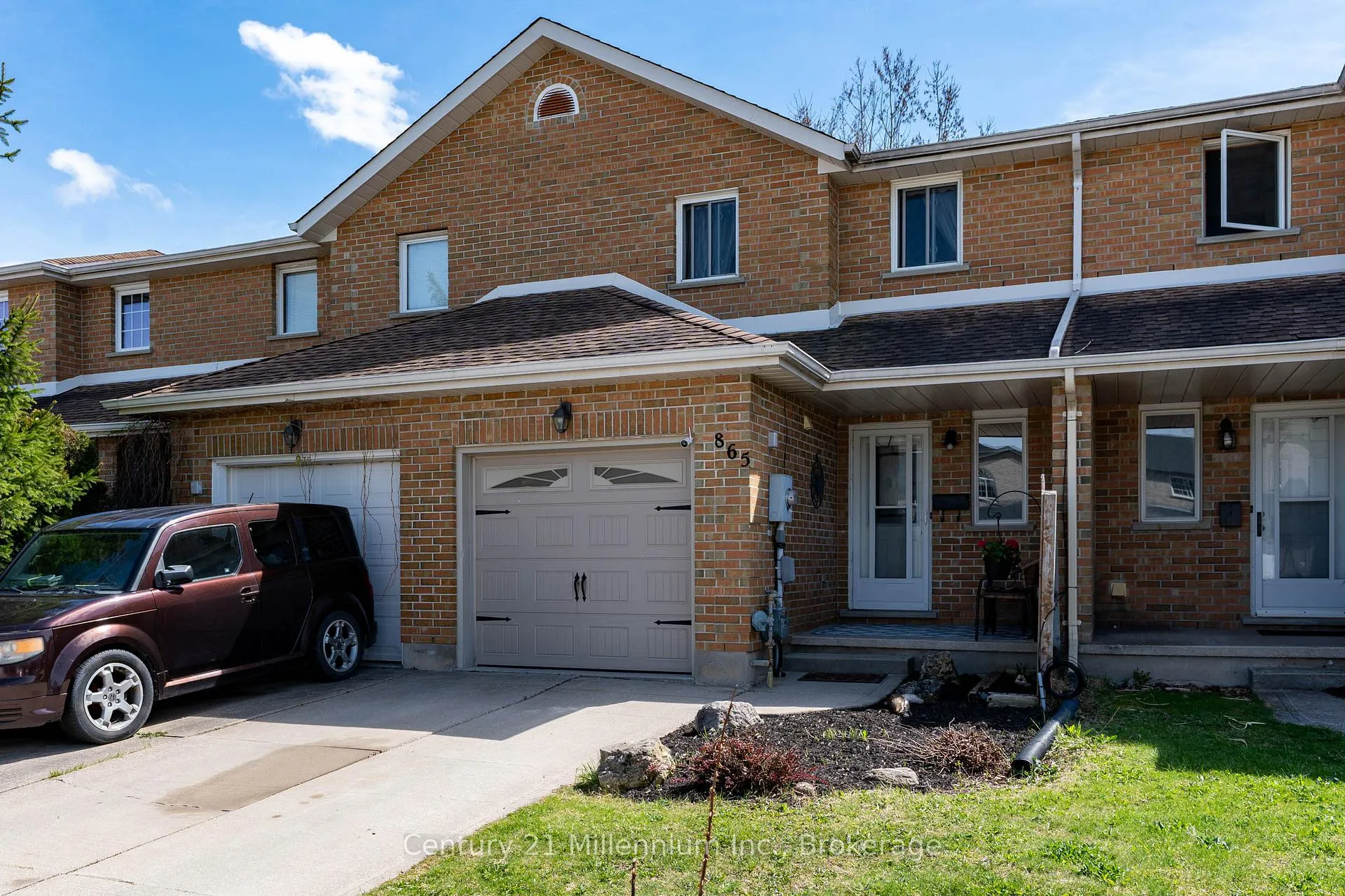 Photo 2 of 865 25th A Street E, Owen Sound — HOMEH