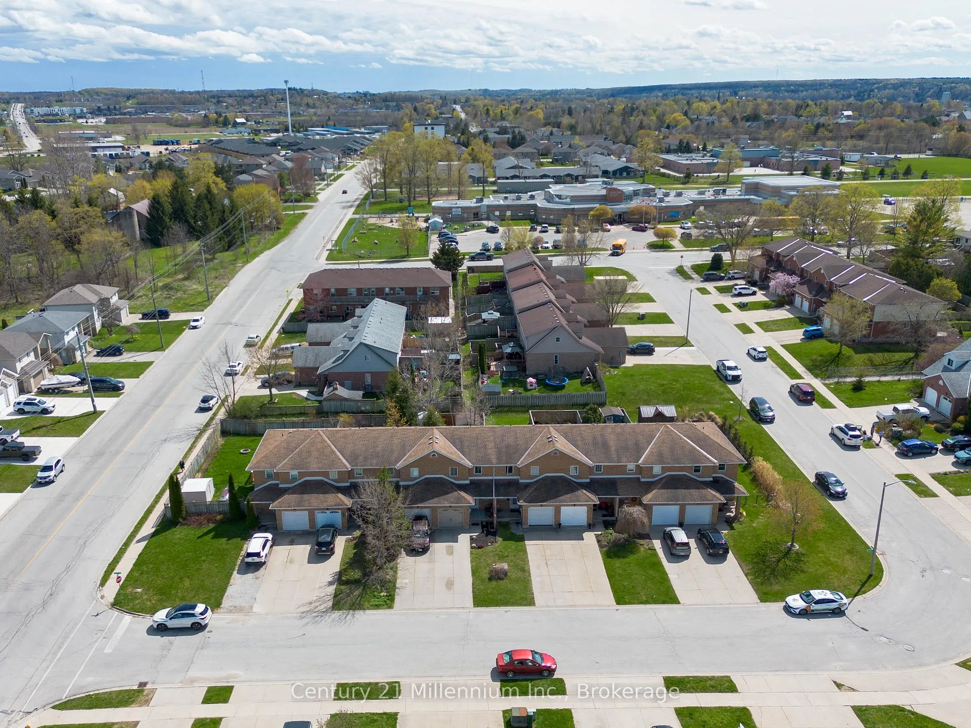Photo 3 of 865 25th A Street E, Owen Sound — HOMEH