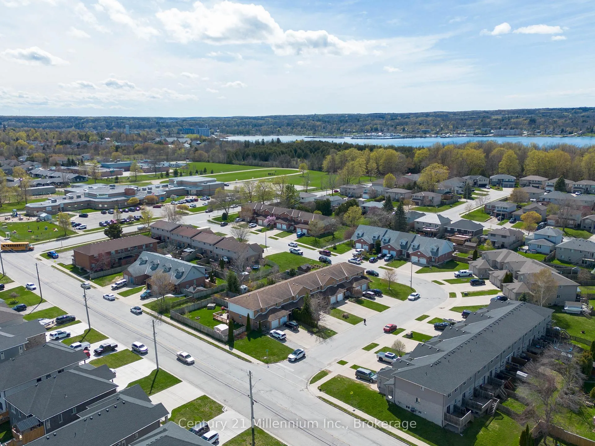 Photo 4 of 865 25th A Street E, Owen Sound — HOMEH