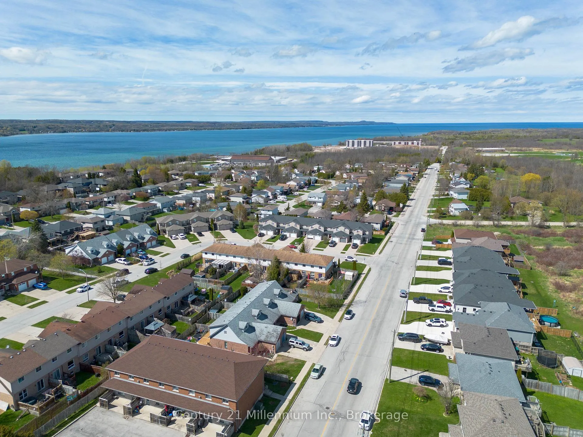 Photo 5 of 865 25th A Street E, Owen Sound — HOMEH