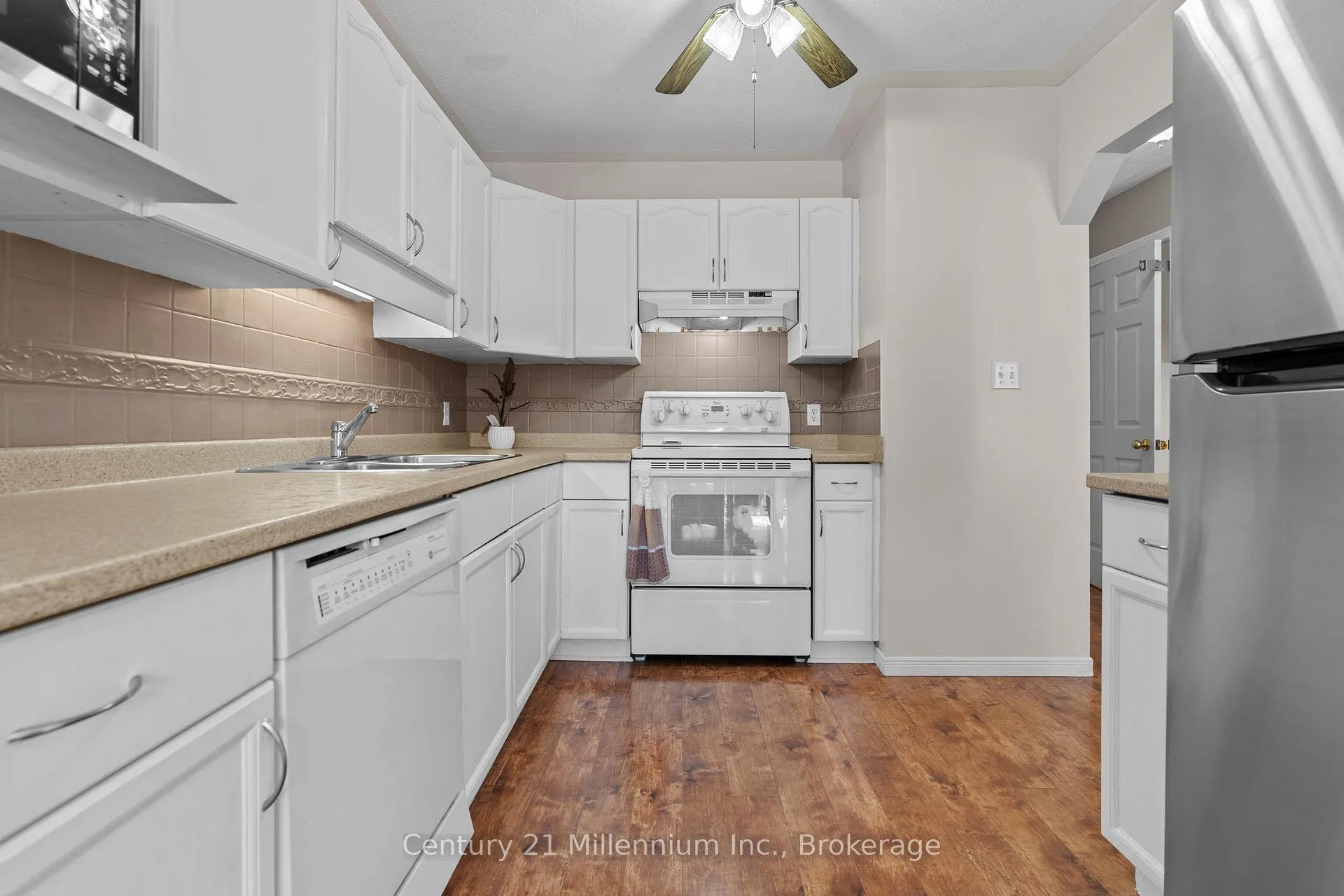Photo 15 of 865 25th A Street E, Owen Sound — HOMEH