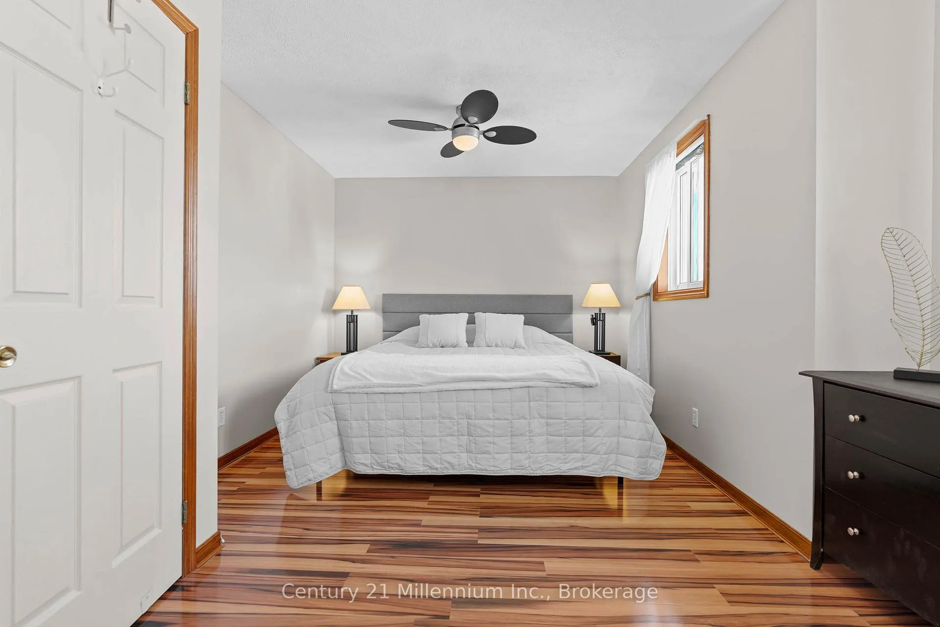 Photo 17 of 865 25th A Street E, Owen Sound — HOMEH
