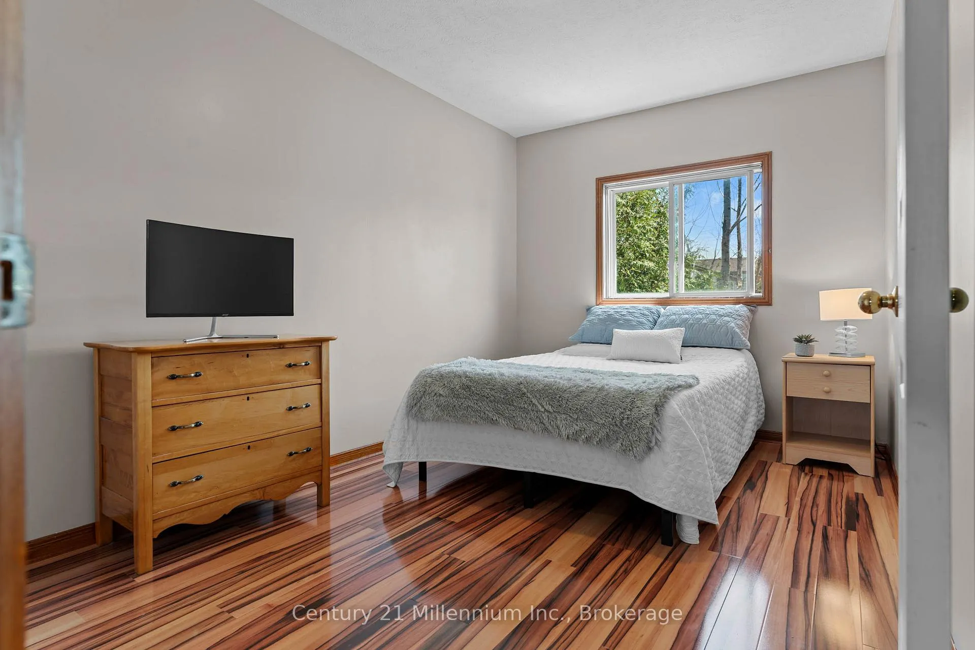 Photo 20 of 865 25th A Street E, Owen Sound — HOMEH