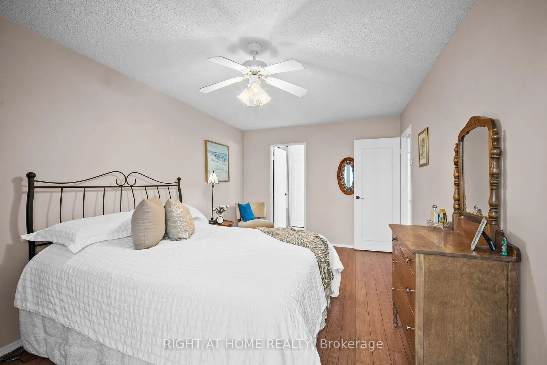 Photo 13 of Unit 1006, 1025 Richmond Road, Ottawa, Woodroffe — HOMEH