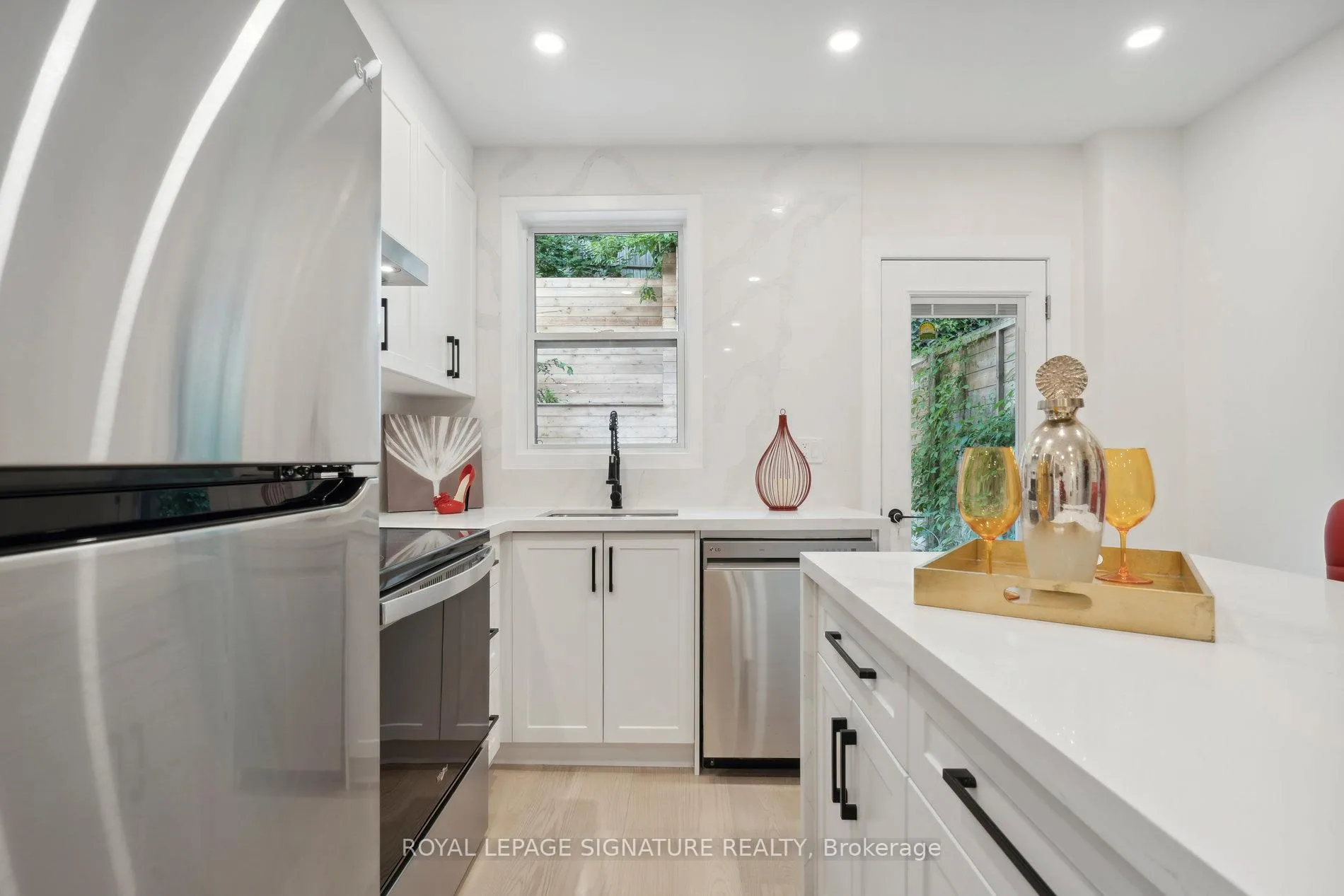Photo 3 of Unit Upper, 36 Tennis Crescent, Toronto, South Riverdale — HOMEH