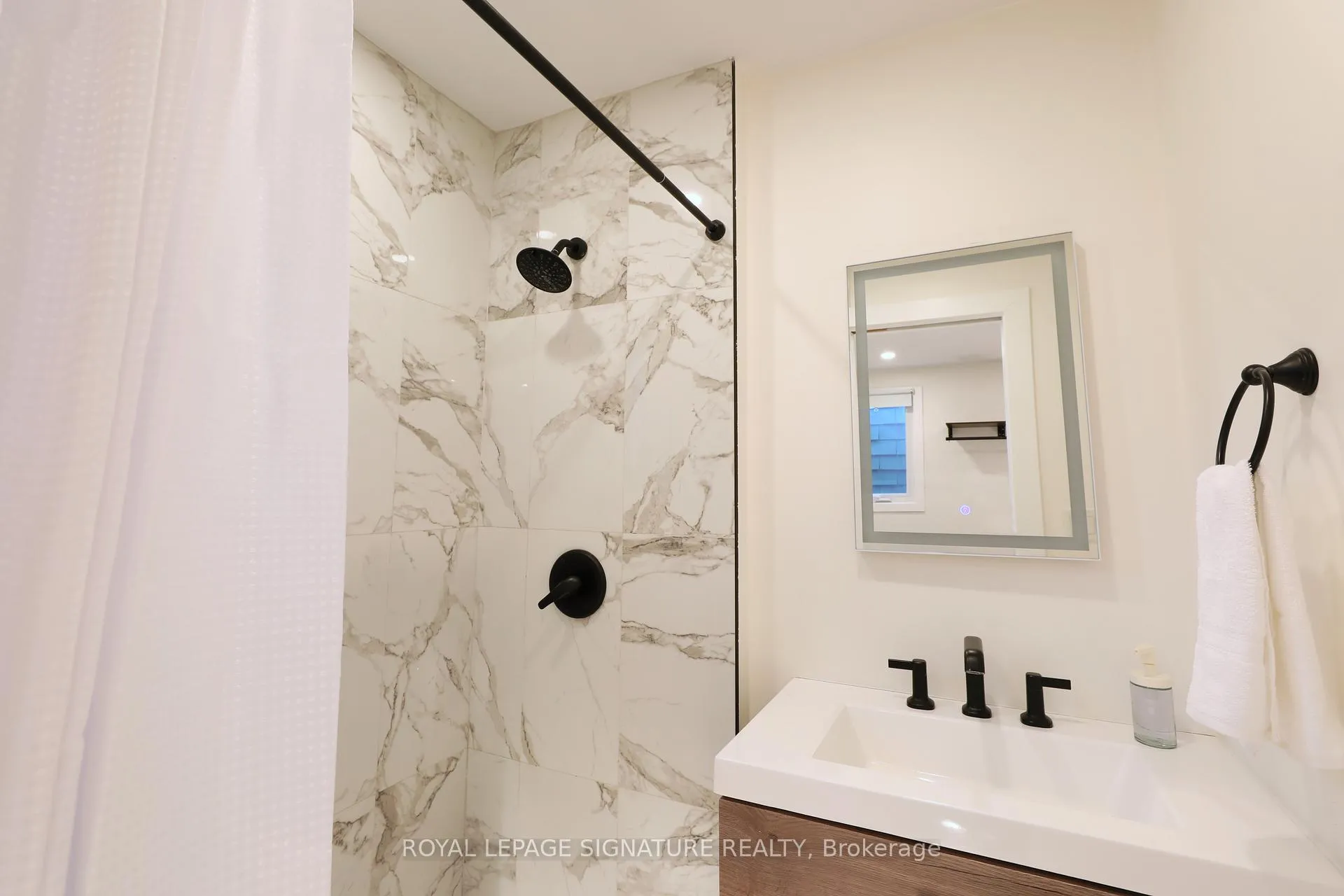 Photo 6 of Unit Upper, 36 Tennis Crescent, Toronto, South Riverdale — HOMEH