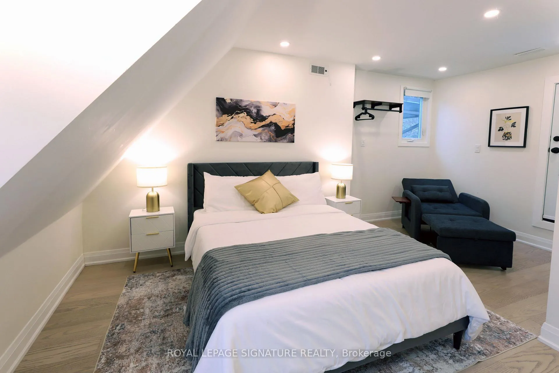 Photo 7 of Unit Upper, 36 Tennis Crescent, Toronto, South Riverdale — HOMEH