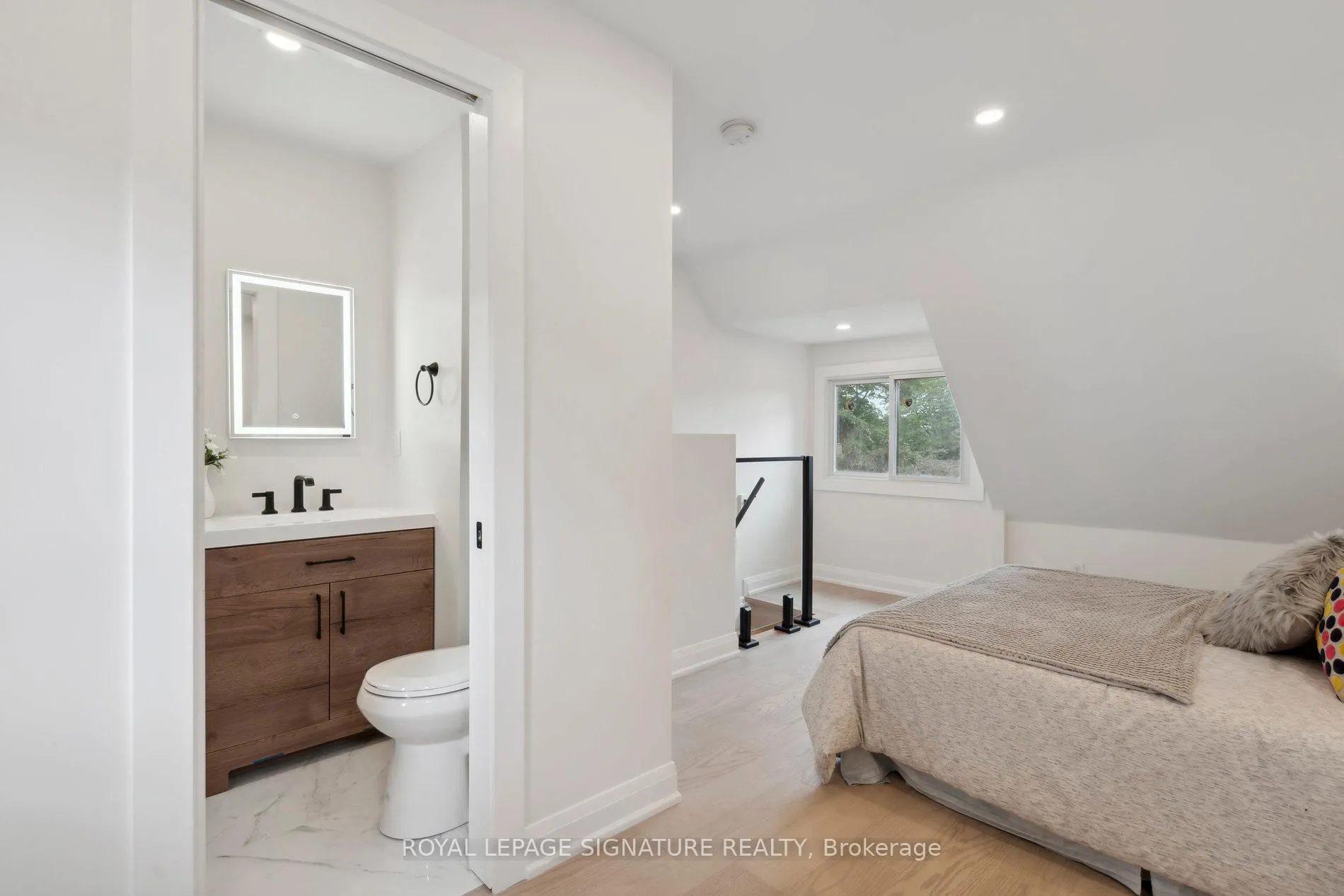Photo 9 of Unit Upper, 36 Tennis Crescent, Toronto, South Riverdale — HOMEH