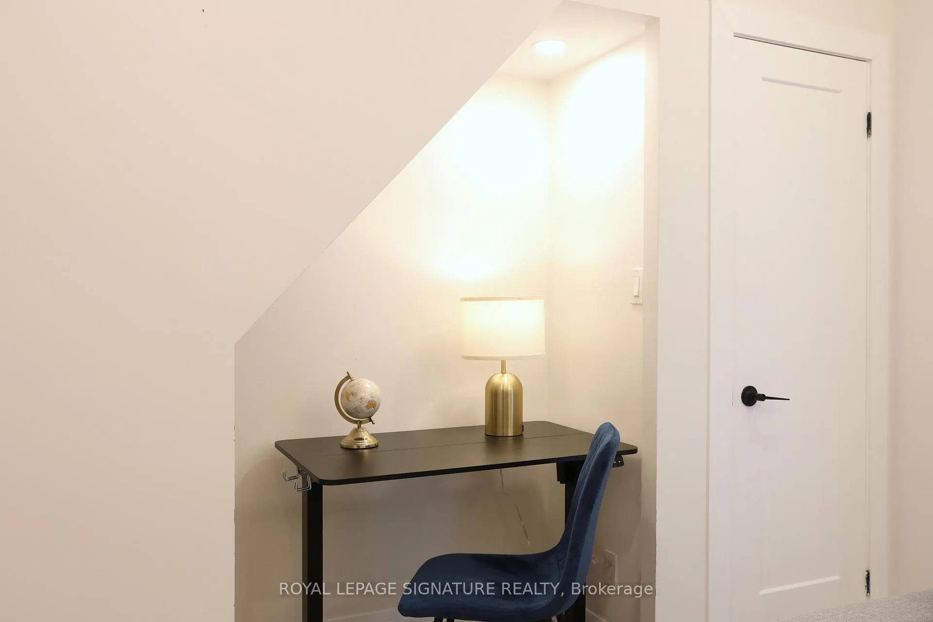 Photo 10 of Unit Upper, 36 Tennis Crescent, Toronto, South Riverdale — HOMEH