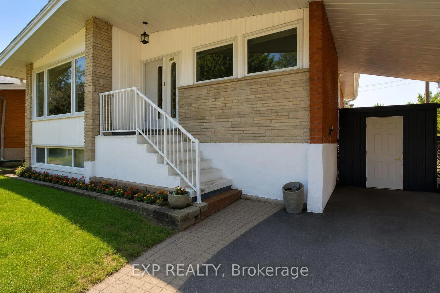 Photo 2 of 314 Perrier Avenue, Ottawa, Vanier — HOMEH
