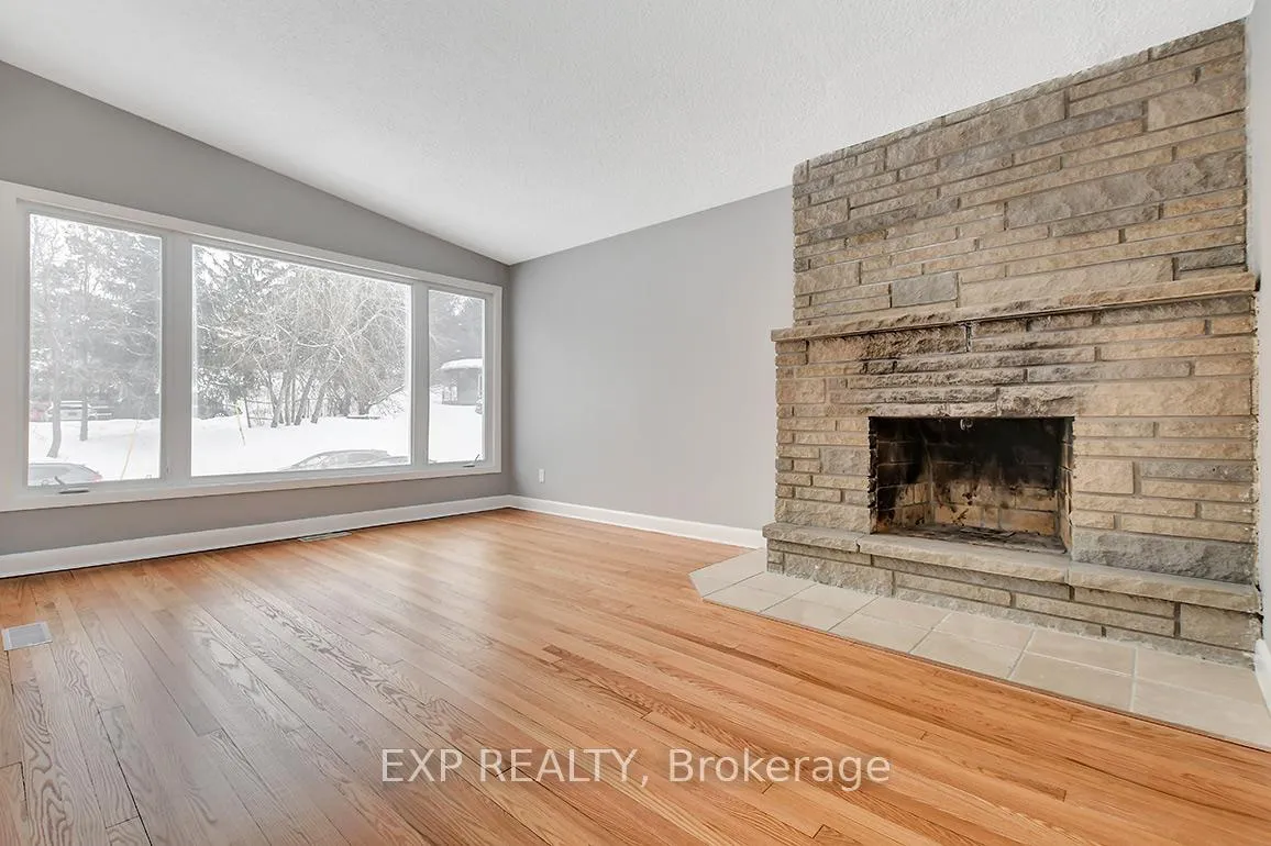 Photo 4 of 314 Perrier Avenue, Ottawa, Vanier — HOMEH