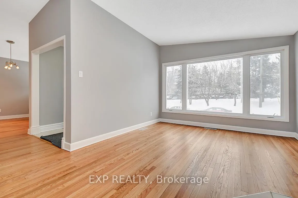 Photo 5 of 314 Perrier Avenue, Ottawa, Vanier — HOMEH