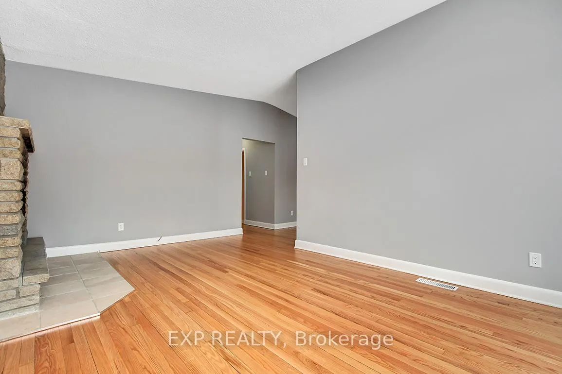 Photo 7 of 314 Perrier Avenue, Ottawa, Vanier — HOMEH