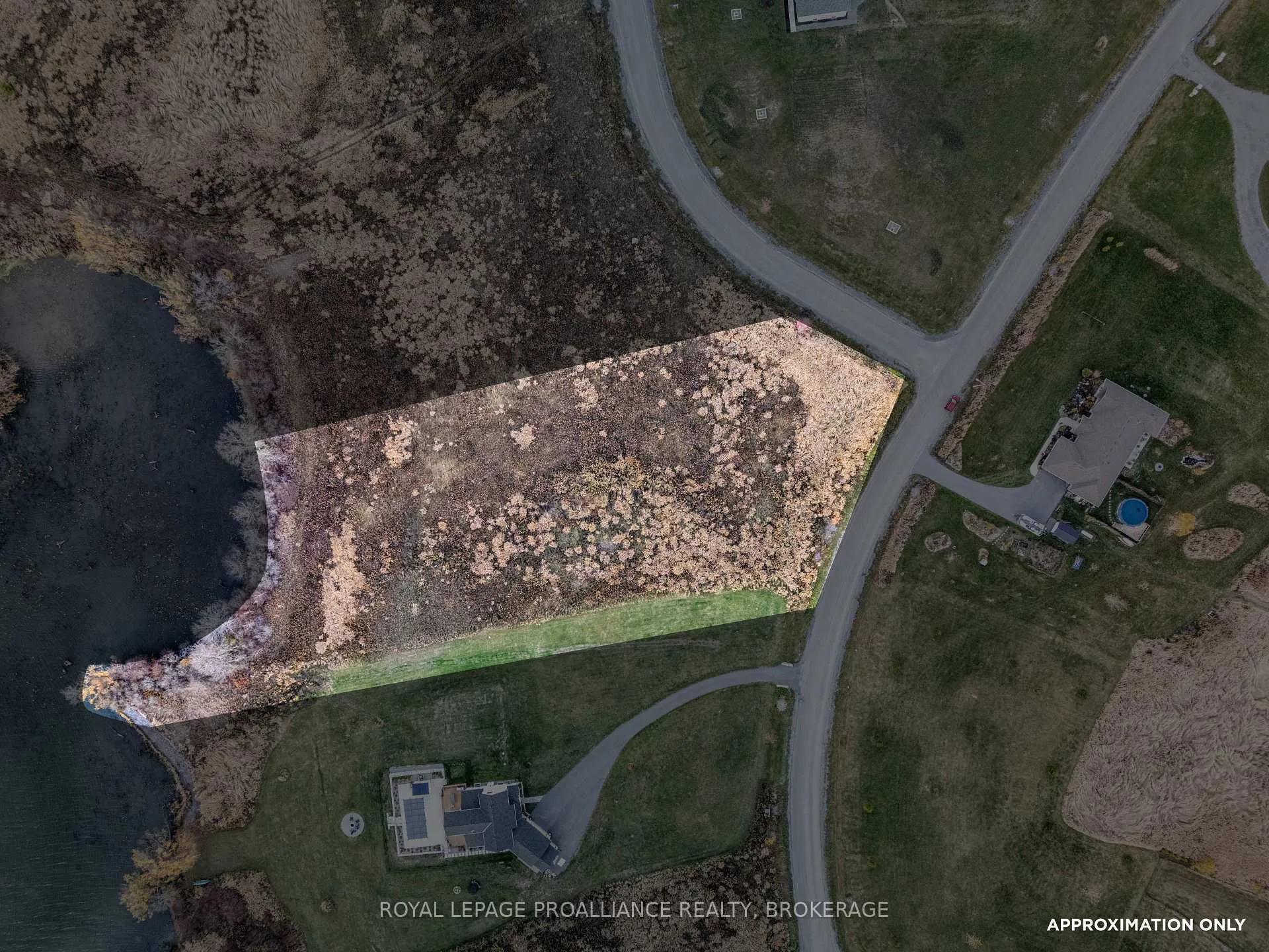 Photo 3 of 201 Mann Drive, Kingston, City North of 401 — HOMEH