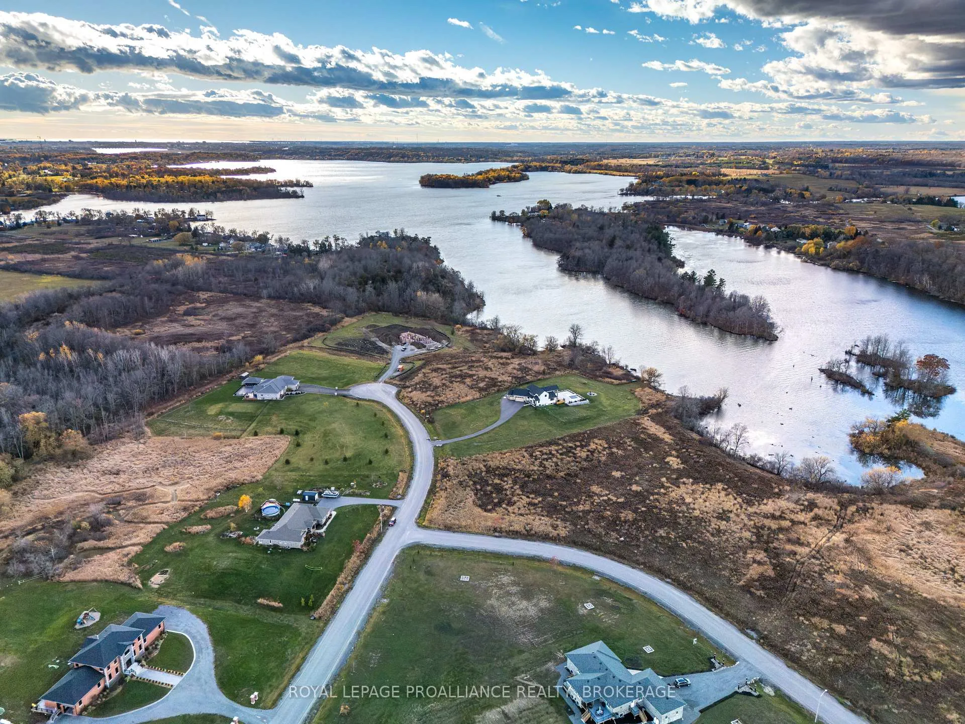Photo 4 of 201 Mann Drive, Kingston, City North of 401 — HOMEH