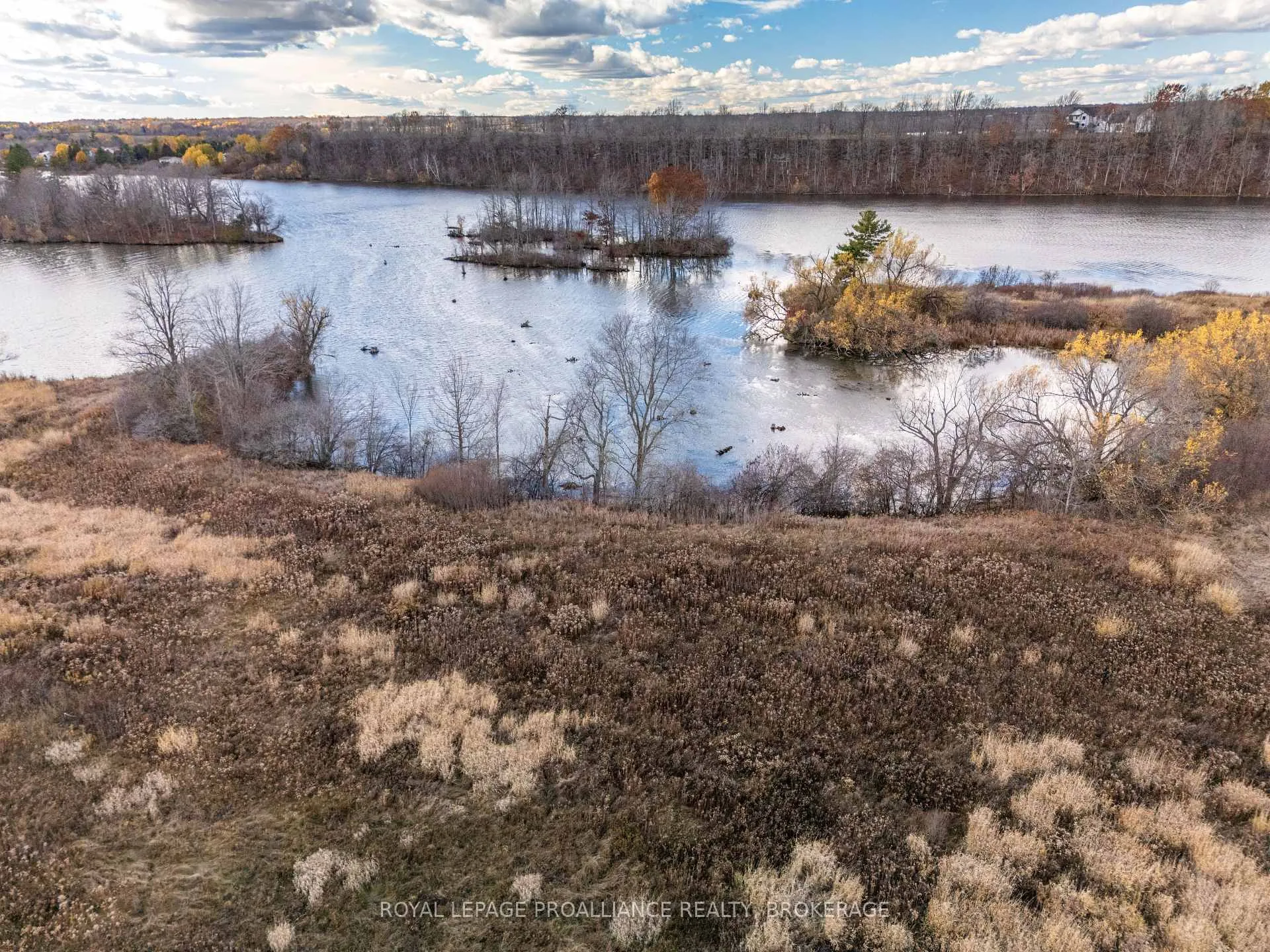 Photo 5 of 201 Mann Drive, Kingston, City North of 401 — HOMEH