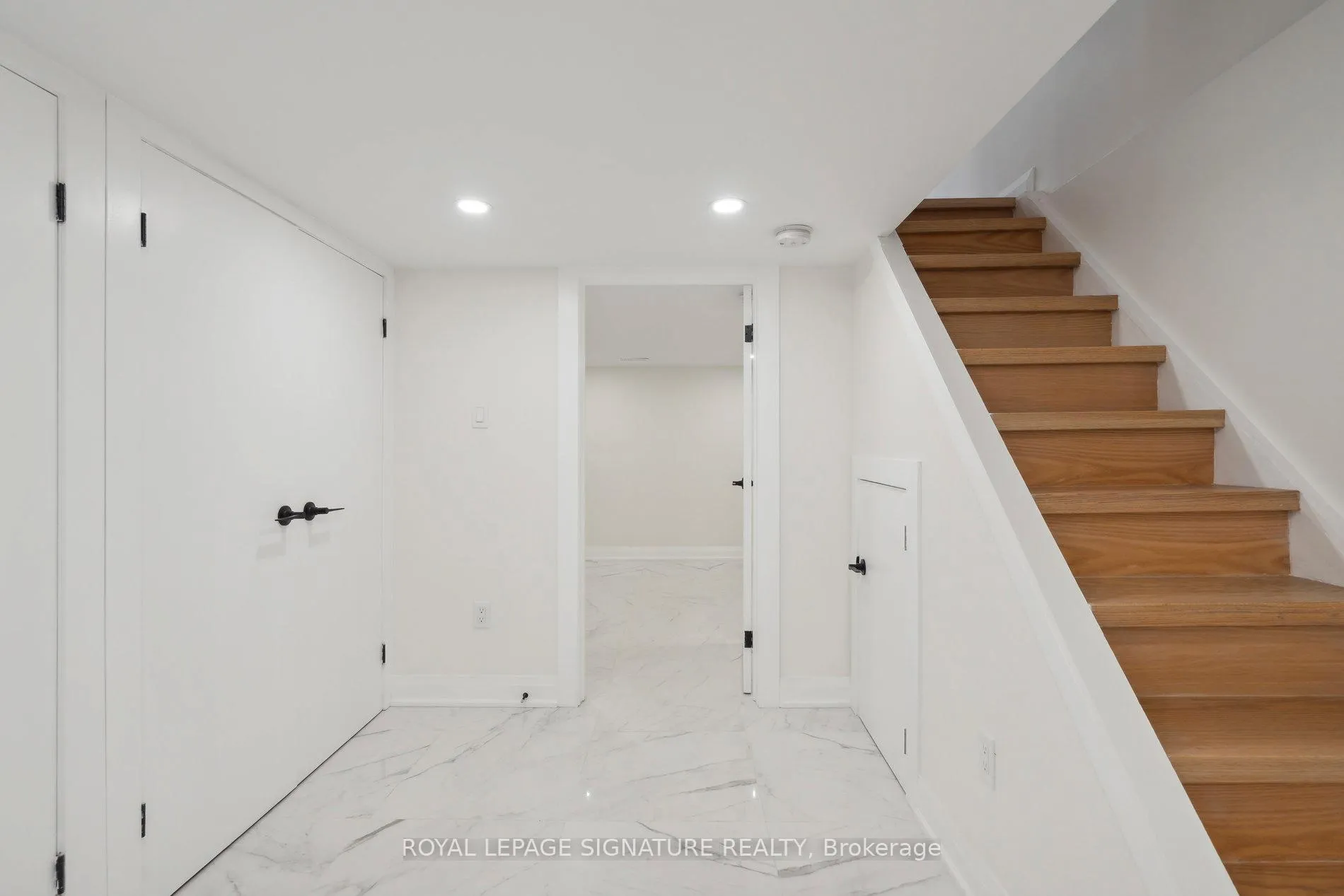 Front of Unit Lower, 36 Tennis Crescent