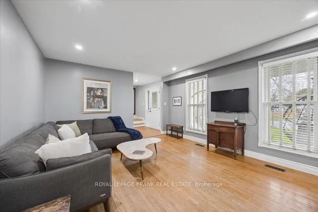 Photo 7 of 40 Balsam Street N, Uxbridge — HOMEH