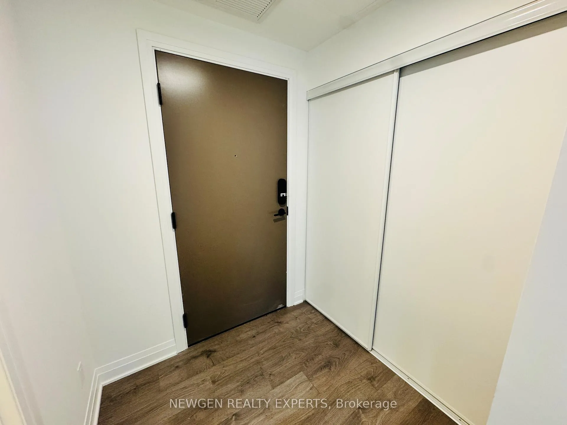 Photo 10 of Unit 2104, 4015 The Exchange, Mississauga, City Centre — HOMEH