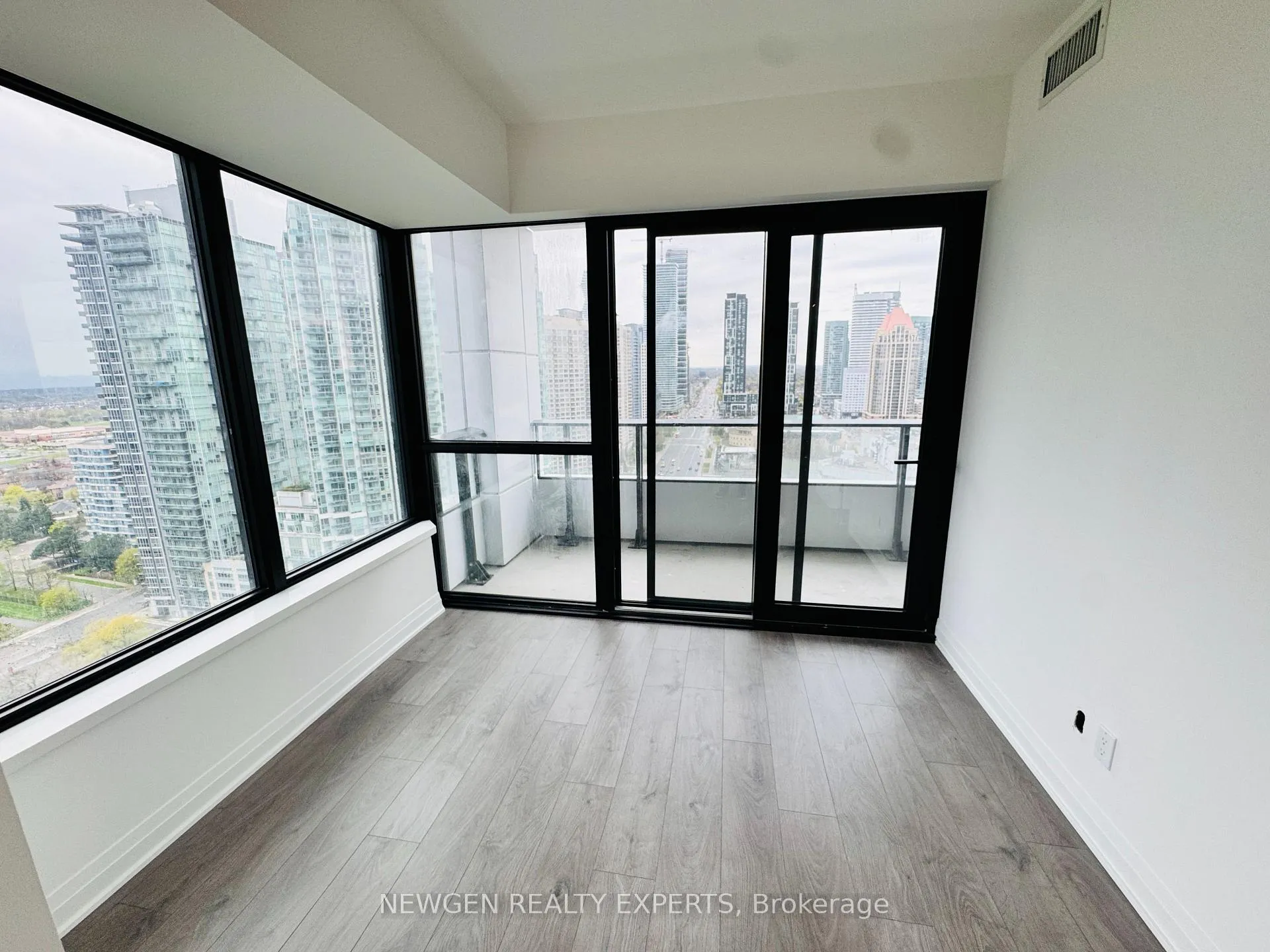 Photo 14 of Unit 2104, 4015 The Exchange, Mississauga, City Centre — HOMEH