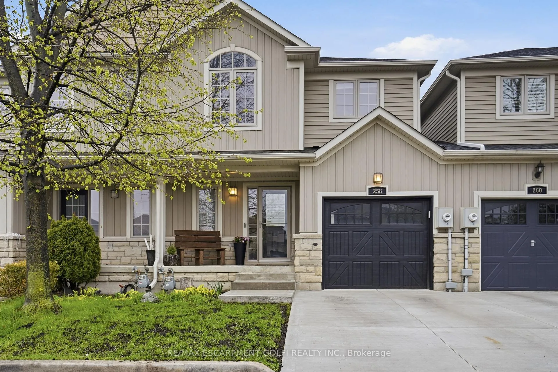 Photo 2 of 258 Fall Fair Way, Hamilton, Binbrook — HOMEH