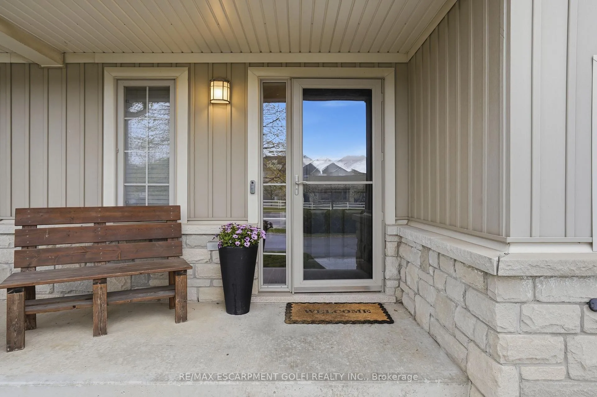 Photo 4 of 258 Fall Fair Way, Hamilton, Binbrook — HOMEH