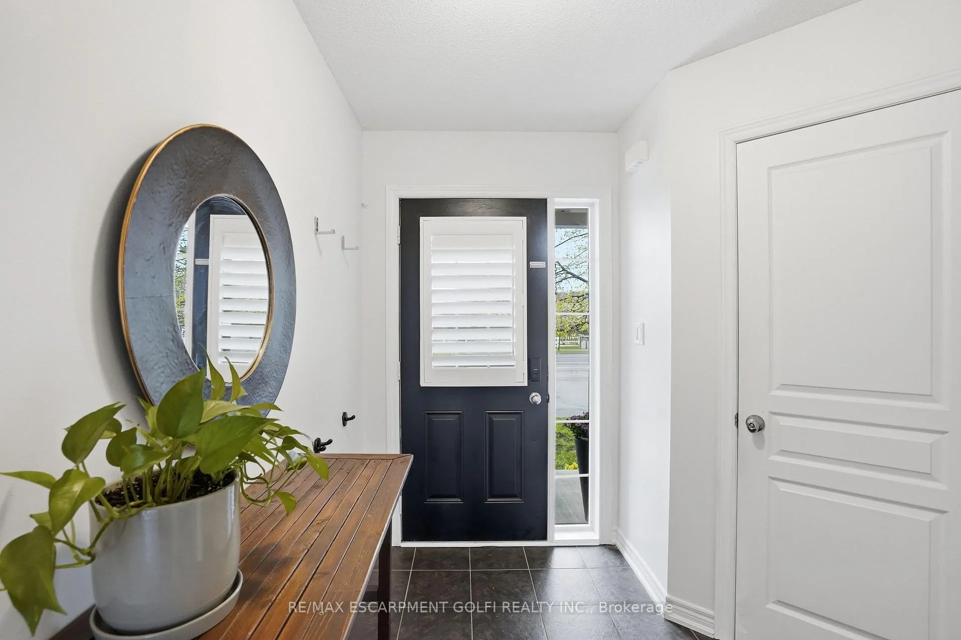 Photo 5 of 258 Fall Fair Way, Hamilton, Binbrook — HOMEH