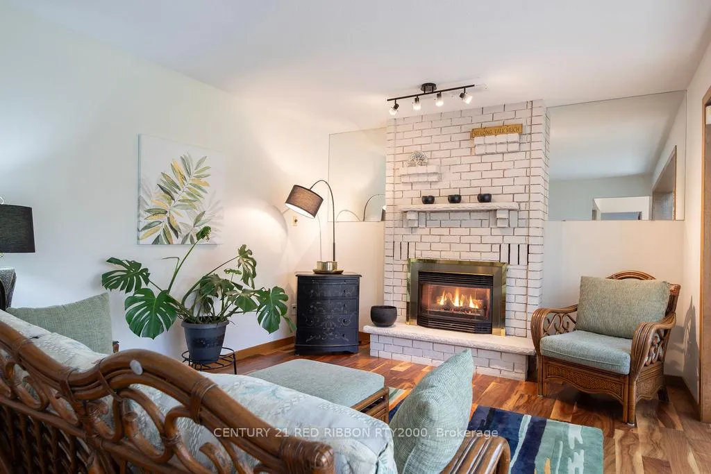 Photo 3 of 110 Roe Street, Southwest Middlesex, Glencoe — HOMEH