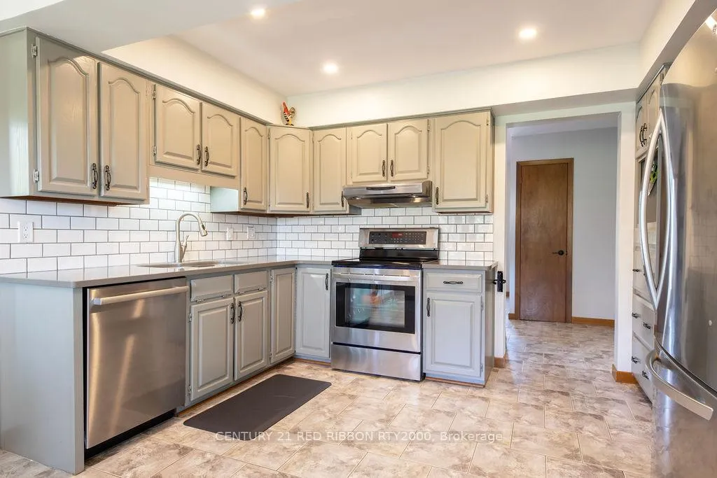 Photo 7 of 110 Roe Street, Southwest Middlesex, Glencoe — HOMEH