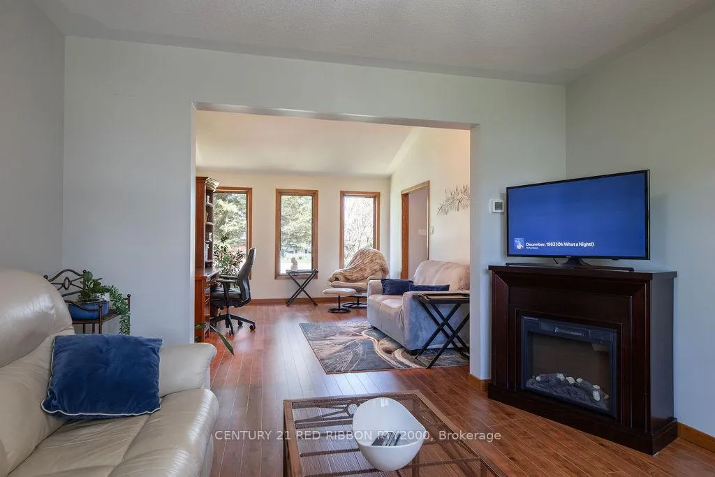 Photo 13 of 110 Roe Street, Southwest Middlesex, Glencoe — HOMEH