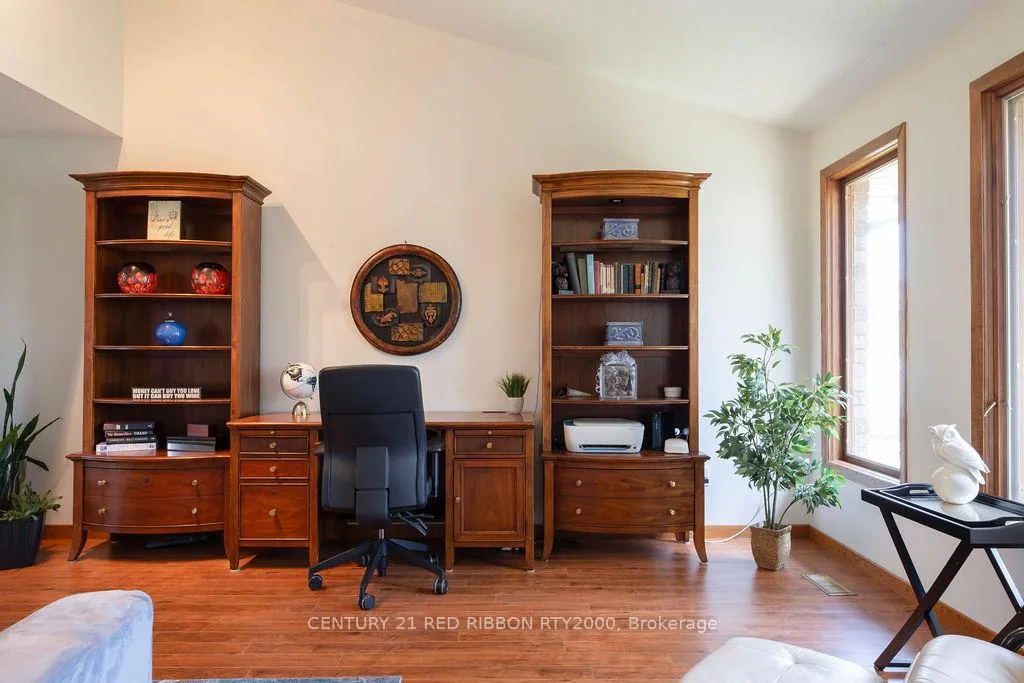 Photo 14 of 110 Roe Street, Southwest Middlesex, Glencoe — HOMEH