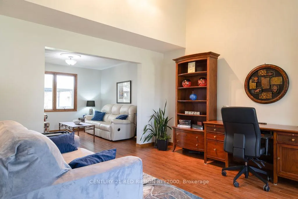 Photo 16 of 110 Roe Street, Southwest Middlesex, Glencoe — HOMEH