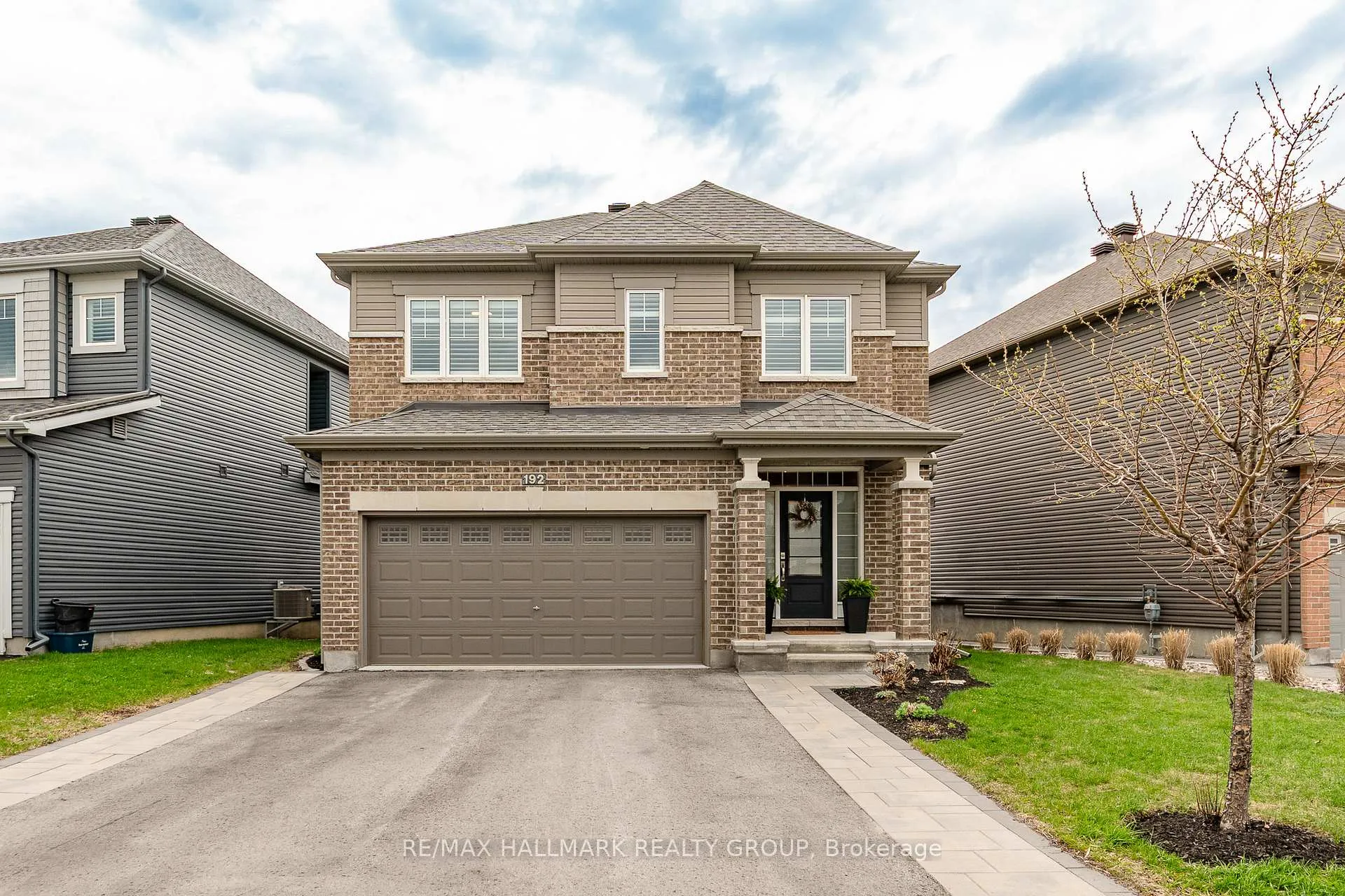 Photo 2 of 192 Kimpton Drive, Ottawa, Stittsville (North) — HOMEH