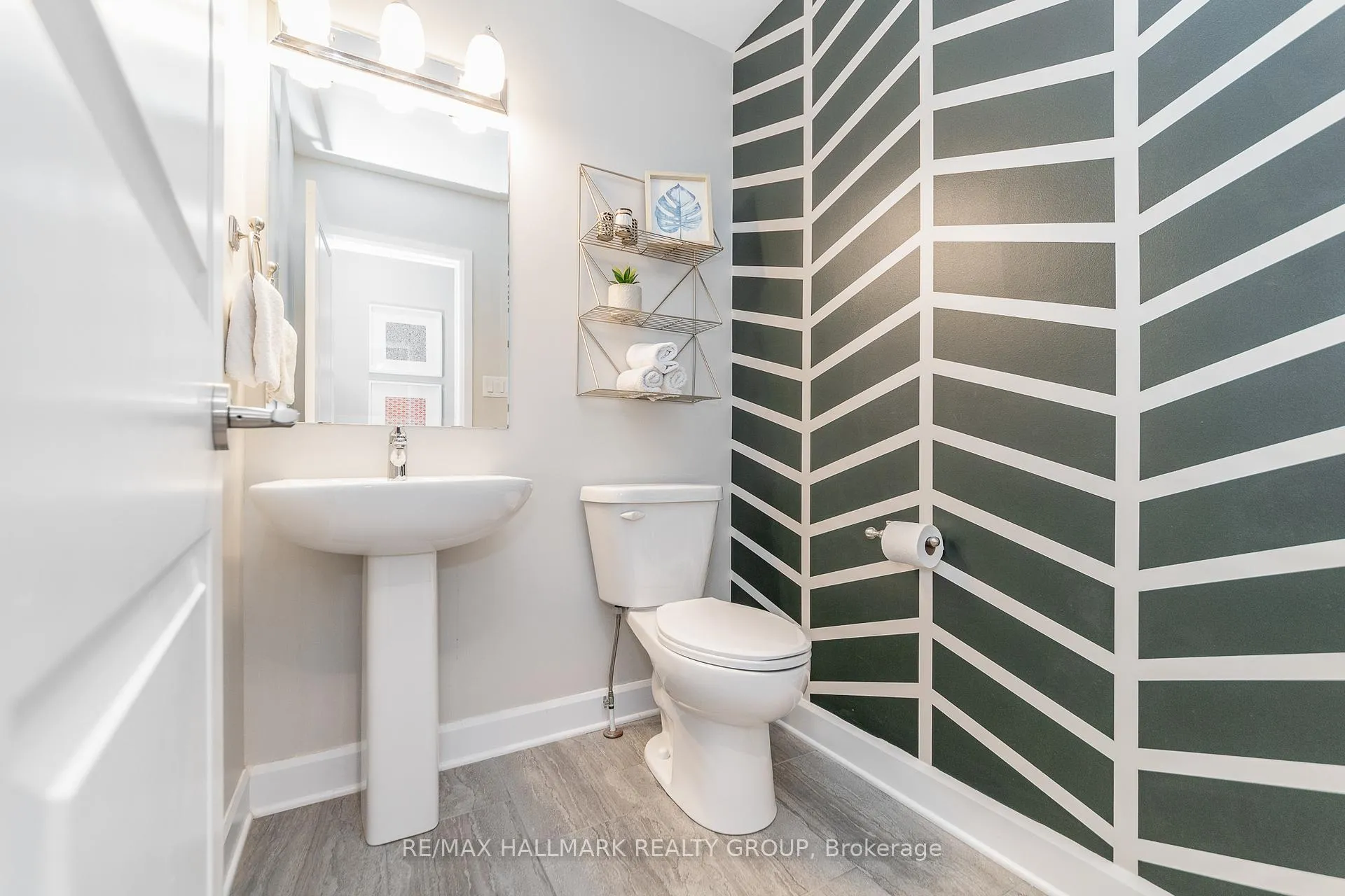 Photo 4 of 192 Kimpton Drive, Ottawa, Stittsville (North) — HOMEH