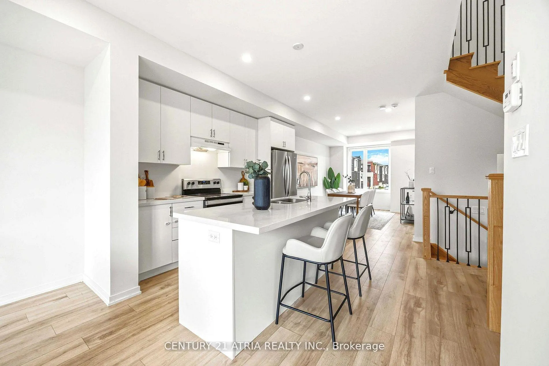 Photo 12 of 93 Rattenbury Road, Vaughan, Patterson — HOMEH