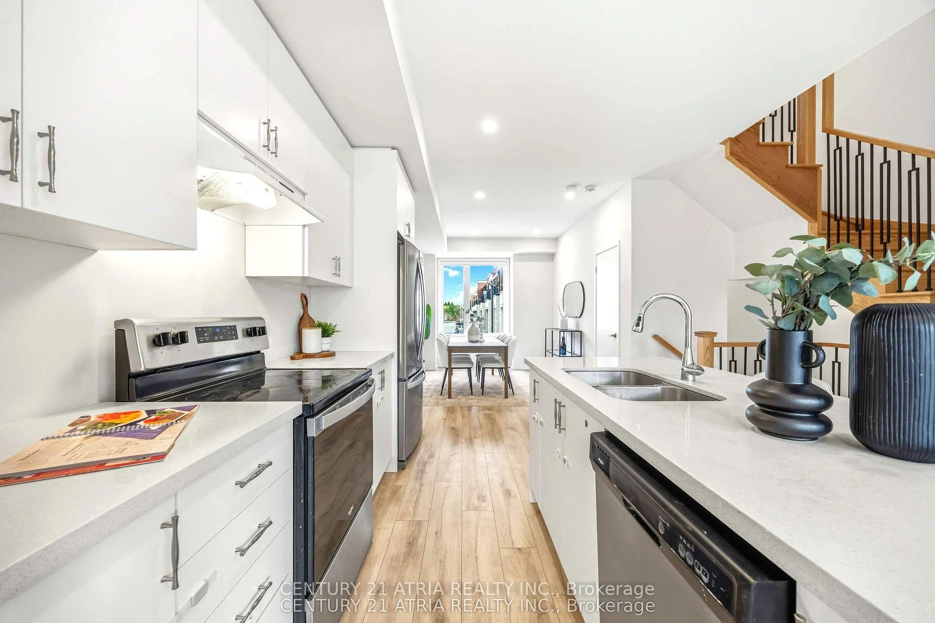 Photo 13 of 93 Rattenbury Road, Vaughan, Patterson — HOMEH