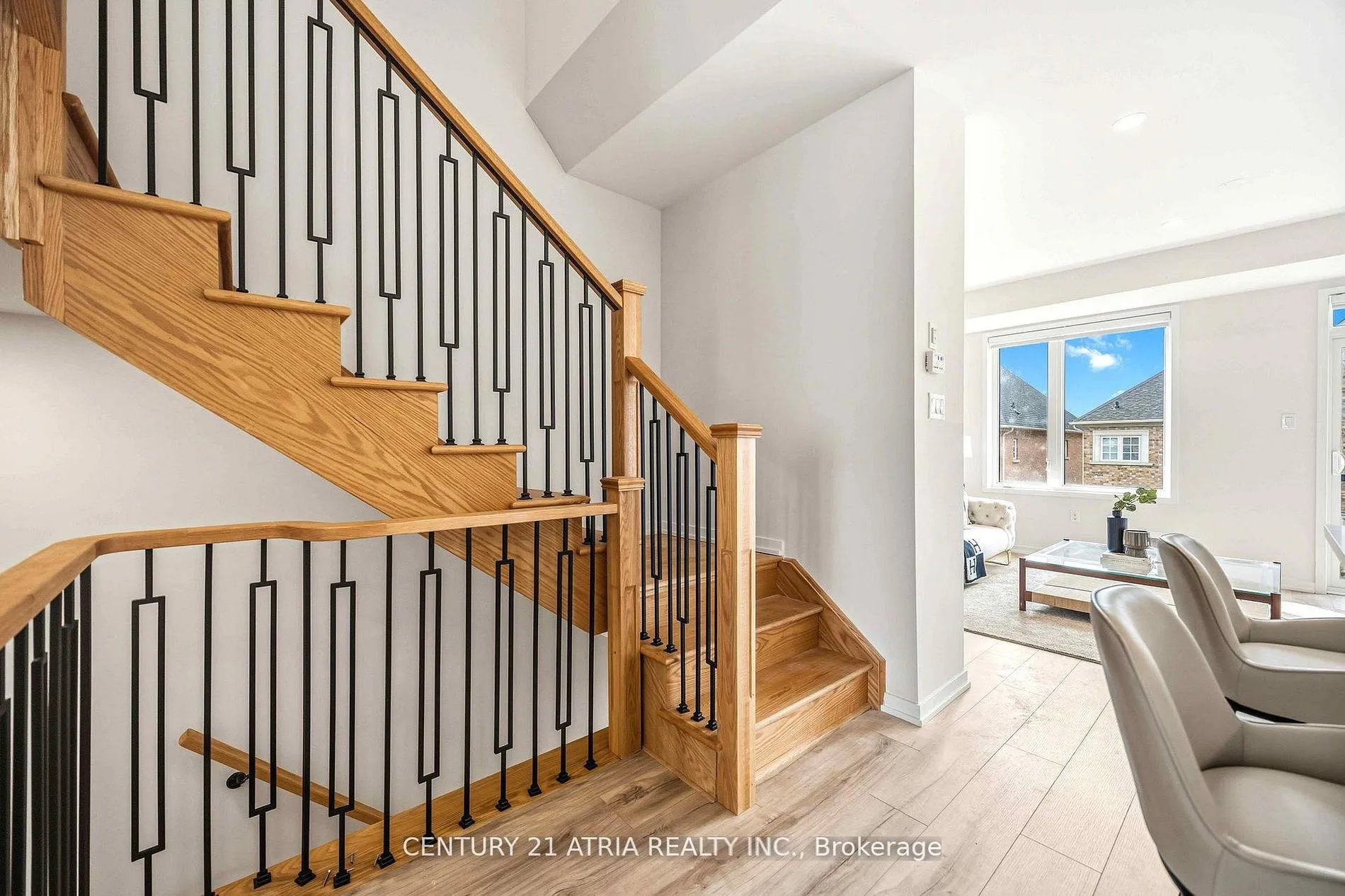 Photo 16 of 93 Rattenbury Road, Vaughan, Patterson — HOMEH