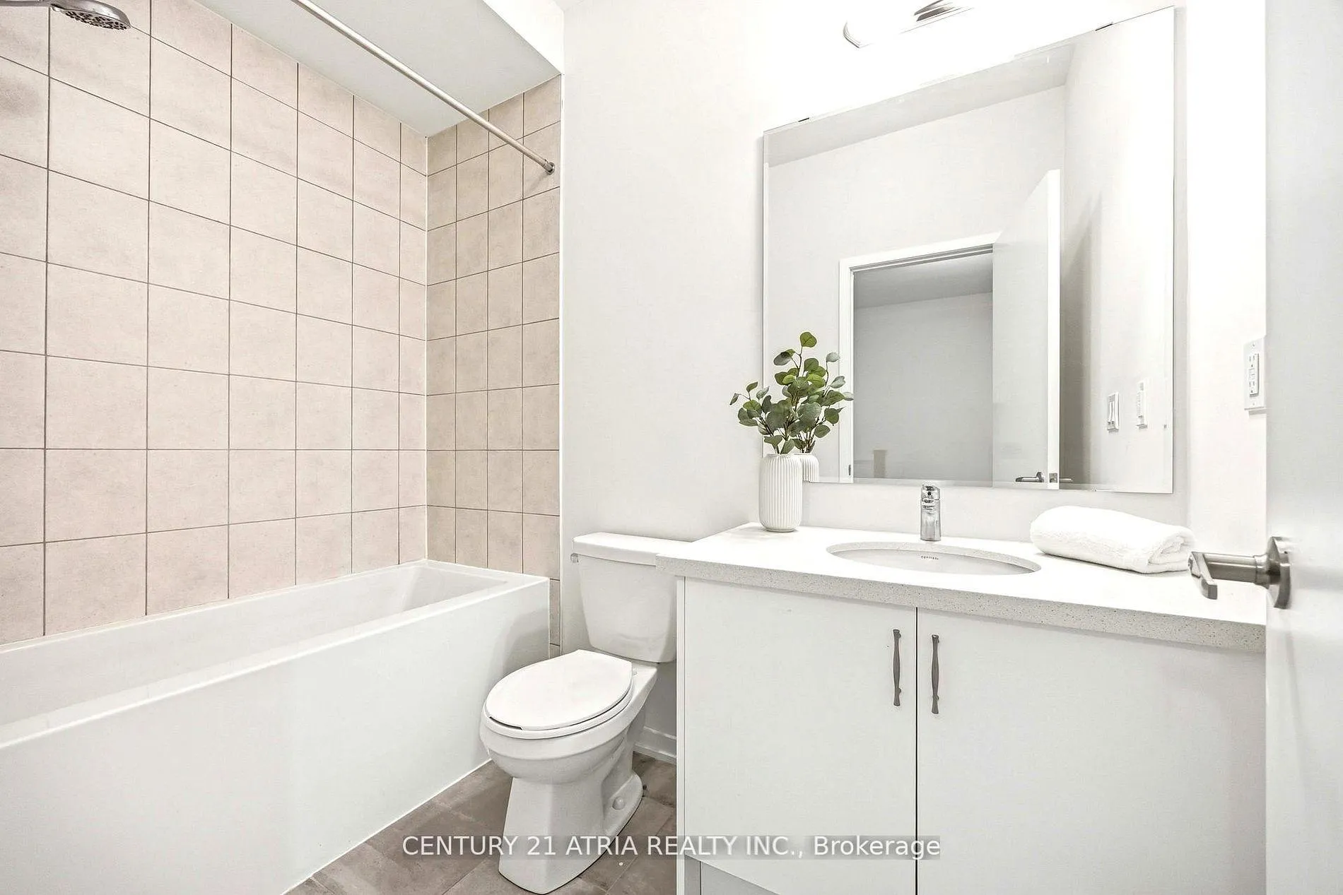 Photo 26 of 93 Rattenbury Road, Vaughan, Patterson — HOMEH